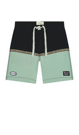 Critical Slide - Monolith 18 Boardshort