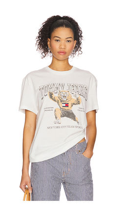 Tommy Jeans - Varsity Novelty Tee