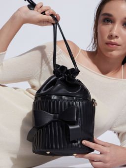 Haute Sauce - Woman Black Bucket Bag with Detachable Strap