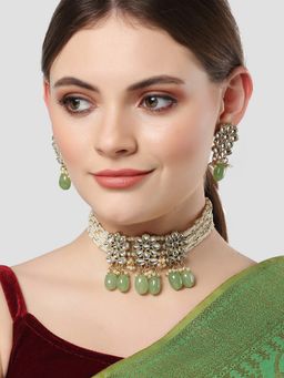 Karatcart - Gold Plated Light Green Tumble Studded Pearl Beaded Kundan Choker Necklace Set for Women