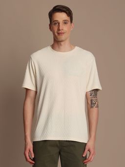Bene Kleed - Men White Texture Relaxed Fit T-Shirt