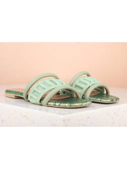 Inc.5 - Solid Green Flats