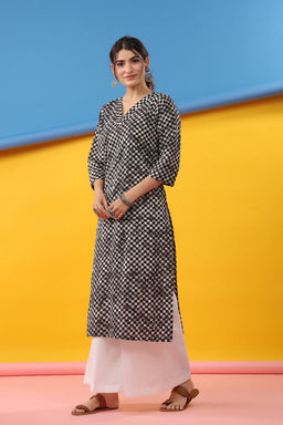 DIMPLE DESIGN STUDIO - Black Checks Straight Kurta