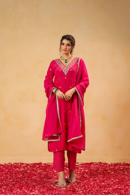 DIMPLE DESIGN STUDIO - Misba Rani Crepe Suit Set