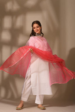 DIMPLE DESIGN STUDIO - Leheriya Dupatta Set