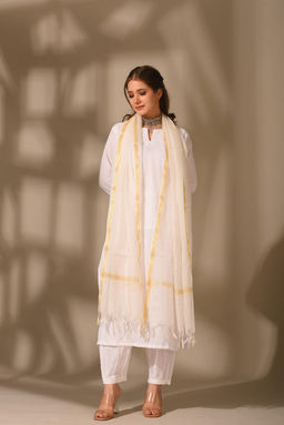 DIMPLE DESIGN STUDIO - White Doria Set