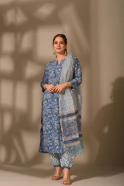 DIMPLE DESIGN STUDIO - Navy Floral Suit Set