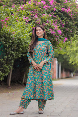 DIMPLE DESIGN STUDIO - Ferozi Beige Suit Set