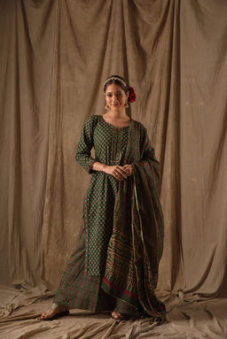 DIMPLE DESIGN STUDIO - Green Gota Suit Set