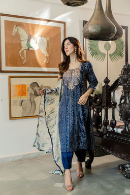 DIMPLE DESIGN STUDIO - Navy pittan bandhej suit set