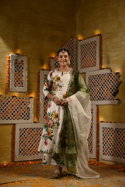 DIMPLE DESIGN STUDIO - White Multicolor Floral Set