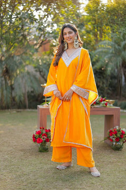 DIMPLE DESIGN STUDIO - Mango Silver Velvet Set