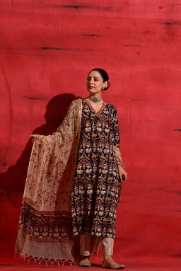 DIMPLE DESIGN STUDIO - Aastha cotton Straight suit set