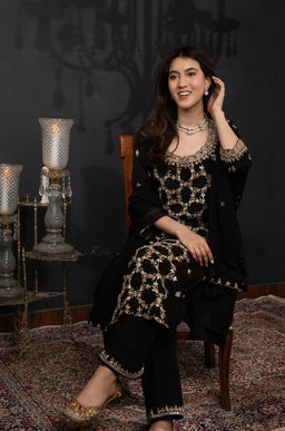 DIMPLE DESIGN STUDIO - Black Crepe Zardozi Suit Set