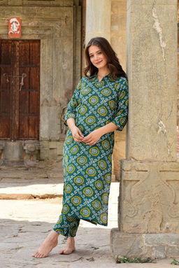 DIMPLE DESIGN STUDIO - Green Bandhani Modal Satin Set