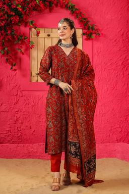 DIMPLE DESIGN STUDIO - Falak Chanderi Suit Set