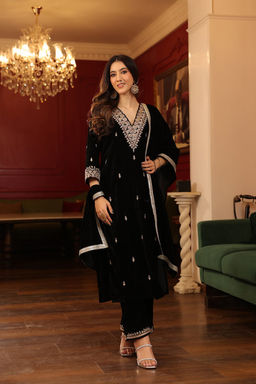 DIMPLE DESIGN STUDIO - Black Velvet Zardozi Suit Set