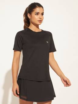 CLOTHWIK - Women Solid Fitted Workout T-Shirt Black T-Shirt