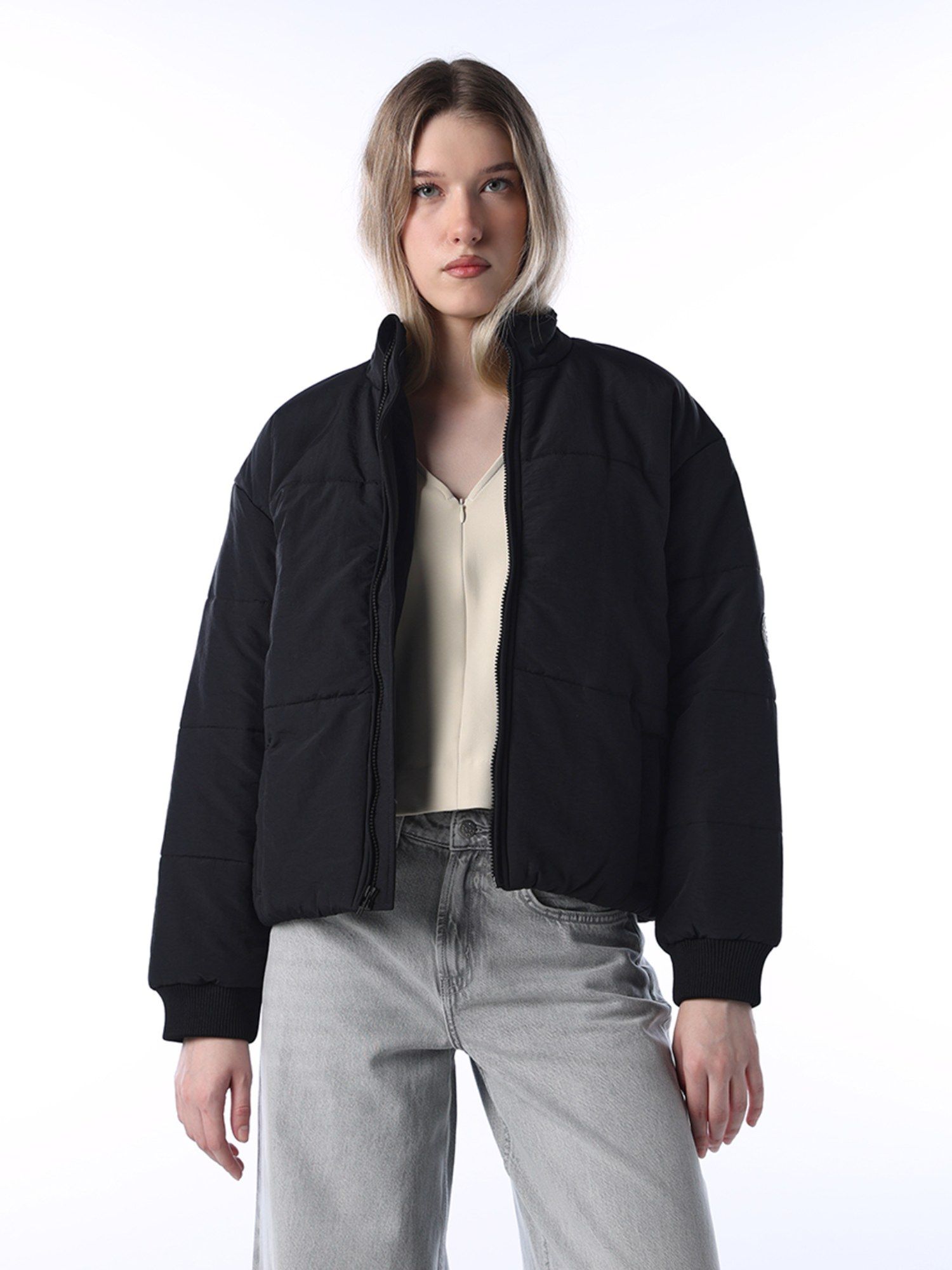 only Women's Solid Regular Fit Black Jacket-picture-34