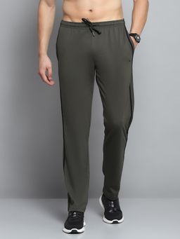 Monte Carlo - Mens Solid Green Mid Rise Regular Fit Trackpant