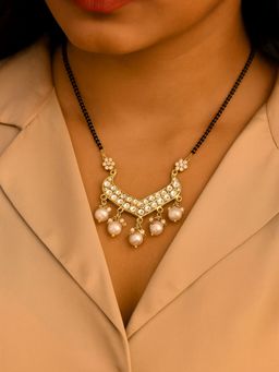 I Jewels - Traditional Pearl Beads Pendant With Black Bead Chain Mangalsutra