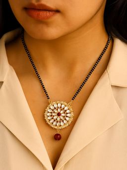 I Jewels - Traditional Pearl Kundan Pendant With Black Bead Chain Mangalsutra (Maroon)