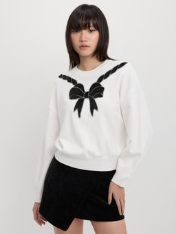 Pomelo - Bow Embellished Oversized Crop Sweater - White