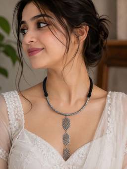 VENI - 92.5 Silver Plated Oxidized Necklace