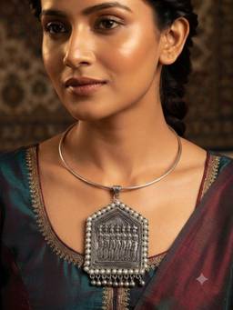 VENI - 92.5 Silver Plated Oxidized Necklace