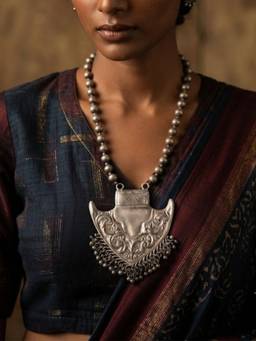 VENI - 92.5 Silver Plated Oxidized Necklace