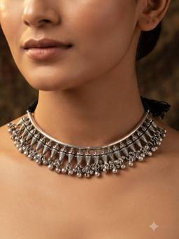 VENI - 92.5 Silver Plated Oxidized Necklace