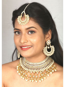 Laida - Off-White Gold-Plated Kundan Studded & Beaded Handcrafted Jewellery Set (Set of 3)