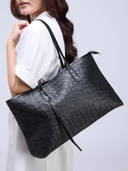 Black color option, Currently selected