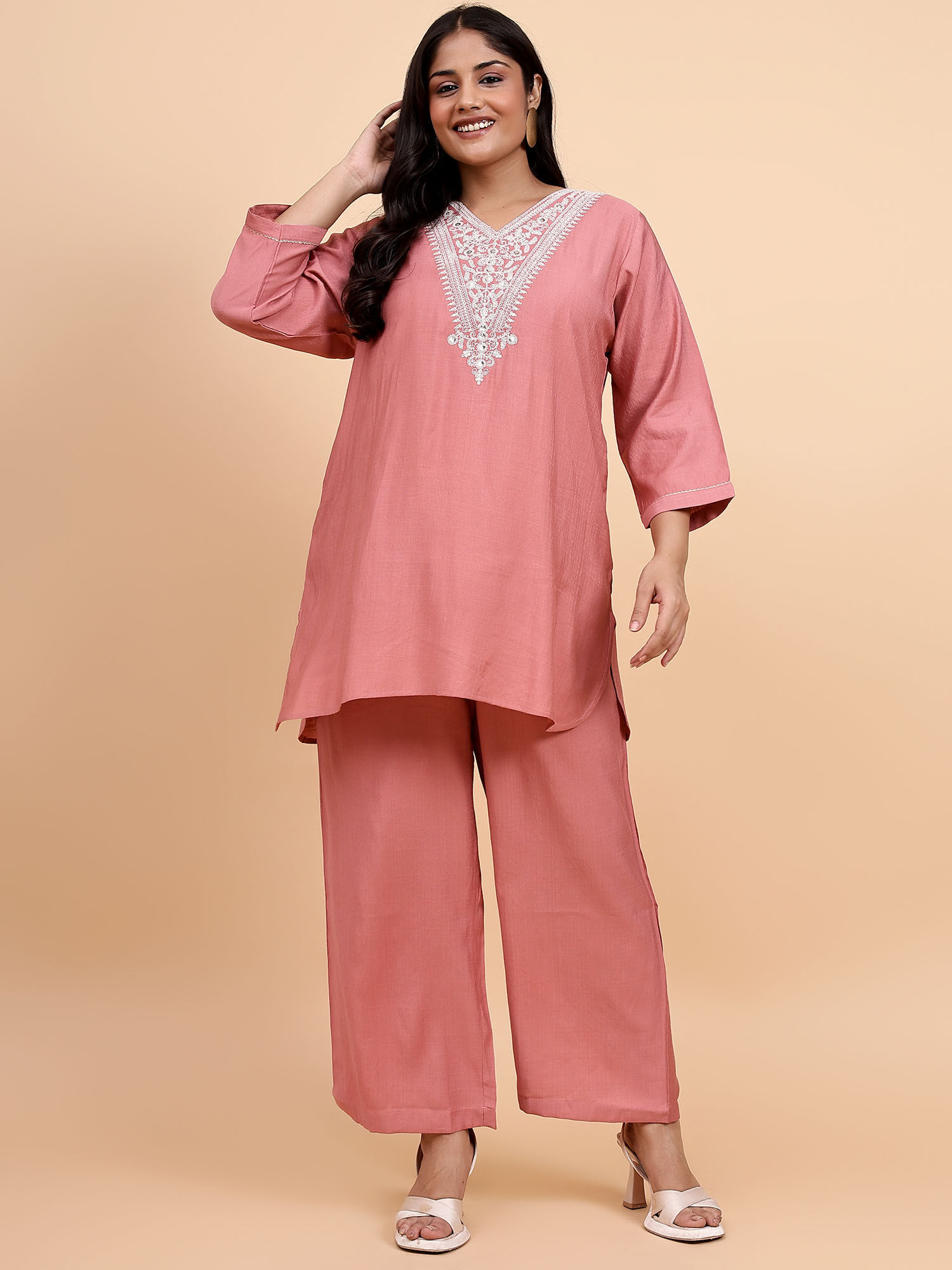 bani women Plus Size Ethnic Motifs Embroidered Co-Ord (Set of 2)-picture-3