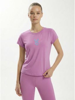 Cardio Bunny - Women's Body-Contoured Slim Fit T-Shirt