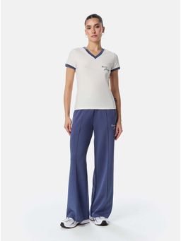 Cardio Bunny - V-Neck T-Shirt