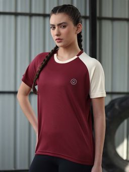 CHKOKKO - Women Maroon Half Sleeve Gym T-Shirt