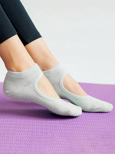 Unisex Anti Bacterial & Anti-Skid Yoga Grey Socks