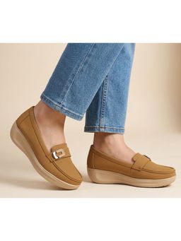VYSTIQ - Women Tan Classic Loafers