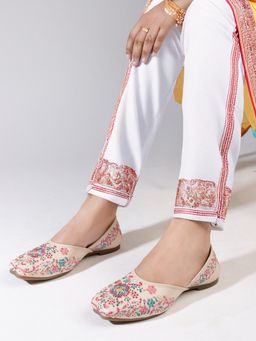 VYSTIQ - Cream Elegant Embroidered Ethnic Juttis for Women