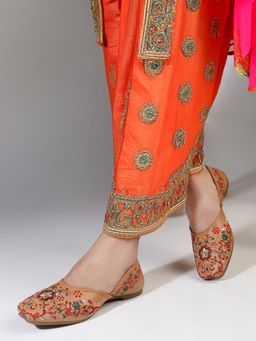 VYSTIQ - Beige Elegant Embroidered Ethnic Juttis for Women