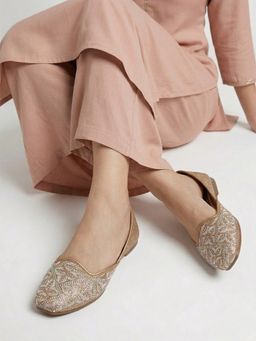 VYSTIQ - Women Beige Ethnic Juttis with Soft Insole
