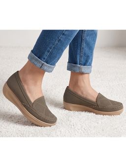 VYSTIQ - Beige Stylish Comfort Loafers for Women