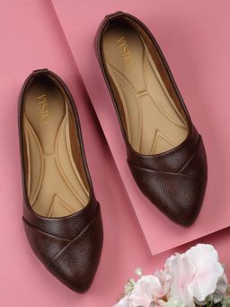 VYSTIQ - Brown Classic Dark Textured Faux Leather Ballerinas