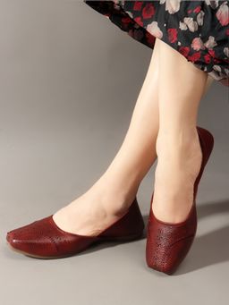 VYSTIQ - Maroon Elegant Square Toe Women Juttis
