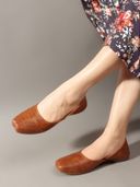 Tan color option, Currently selected