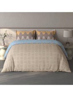 SPACES - Fiora Beige Geometric 100% Cotton Bedding with Pillow Covers and Quilt