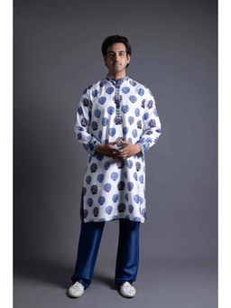 THETAA - Hand Embroidered Buuti Print White Kurta with Pyjama
