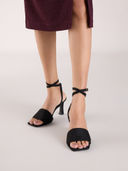 Black color option, Sold out, Currently selected
