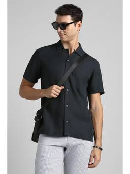 Simon Carter - Black Shirt